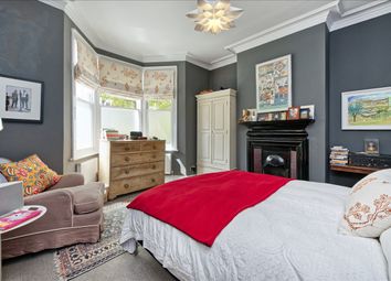 Thumbnail Flat for sale in Eynham Road, London