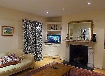 3 Bedrooms Flat to rent in Barons Court, London W14