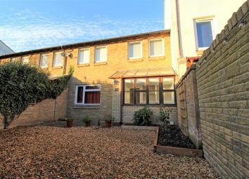 Thumbnail Terraced house to rent in Russell Court, Cambridge