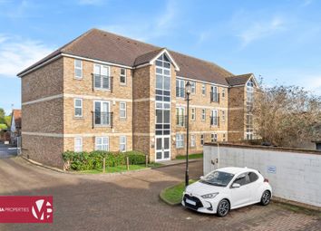 Thumbnail 2 bed flat for sale in Park Lane, Broxbourne