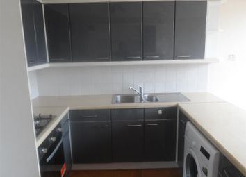 Thumbnail Studio to rent in Radnor Close, Mitcham