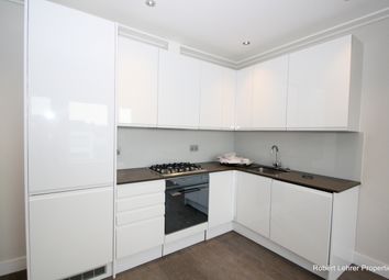 3 Bedrooms Flat to rent in Holloway Road, Upper Holloway N7