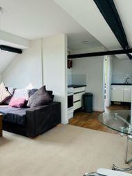 Thumbnail Maisonette to rent in Beech Hill Road, Spencers Wood