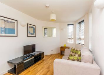 2 Bedrooms Flat to rent in Kew Bridge Court, Chiswick W4