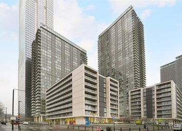 Thumbnail Flat to rent in The Landmark, Canary Wharf, London