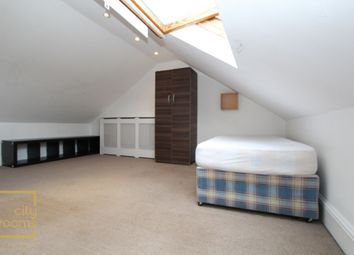 0 Bedrooms Studio to rent in Latimer Road, White City W10