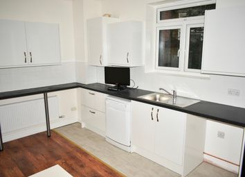 2 Bedrooms Flat to rent in Drewstead Road, Streatham SW16