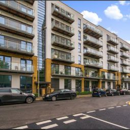 Thumbnail Flat to rent in Gwynne Road, Battersea