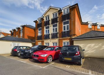 Thumbnail Flat for sale in Boundary Place, Tadley