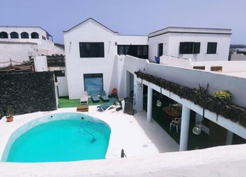 Thumbnail 6 bed villa for sale in Puerto Del Carmen, Lanzarote, Spain