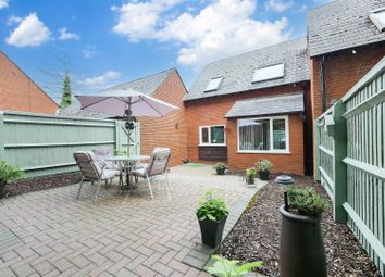 Thumbnail Semi-detached house for sale in Bosleys Orchard, Didcot