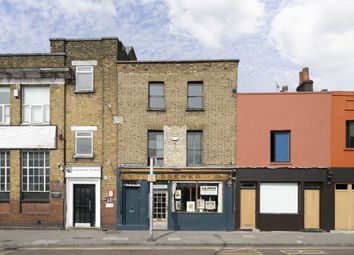 Thumbnail Terraced house for sale in Shacklewell Lane, London