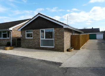 Thumbnail Bungalow to rent in Hillside Road, Hungerford