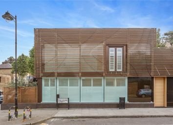 3 Bedrooms Semi-detached house for sale in Halliford Street, Islington, London N1