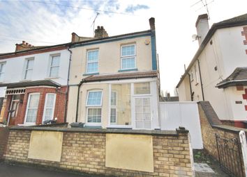 3 Bedrooms End terrace house for sale in Heath Road, Hounslow TW3