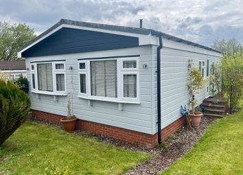 Thumbnail Mobile/park home for sale in Holly Lodge, Lower Kingswood, Surrey.
