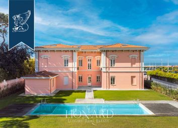 Thumbnail 12 bed villa for sale in Forte Dei Marmi, Lucca, Toscana