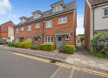 Thumbnail Detached house for sale in Sparrowhawk Way, Bracknell, Berkshire