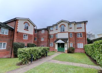 Thumbnail 1 bed flat to rent in Queen Alexandra Road, High Wycombe, Buckinghamshire