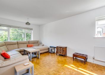 Thumbnail Flat to rent in Courtfield, Sutton Court Road, Chiswick