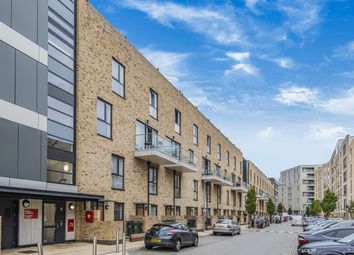 2 bed flat for sale in Chingford, London E4