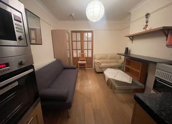 Thumbnail Flat to rent in Fountains Crescent, London