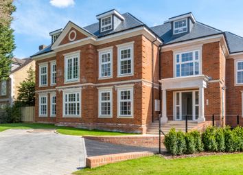 Thumbnail Flat to rent in Cavendish Road, St. Georges Hill, Weybridge