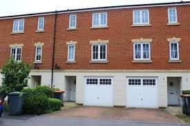 1 Bedroom Town house for rent
