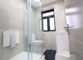 Thumbnail Shared accommodation to rent in Broadlands Close, London