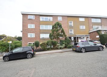 Thumbnail Flat for sale in South Park, Gerrards Cross, Buckinghamshire