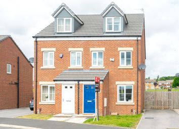 3 Bedrooms Semi-detached house for sale in Langbar Approach, Leeds LS14