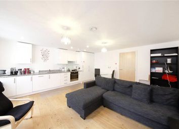 2 Bedrooms Parking/garage to rent in Fulneck Place, London E1