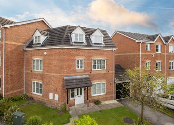 Thumbnail Town house for sale in Redbarn Close, Leeds