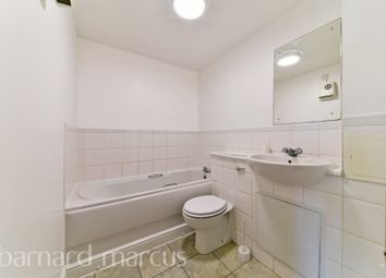 Thumbnail Flat to rent in Cline Road, Bounds Green, London