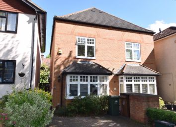 3 Bedrooms Semi-detached house for sale in Ruskin Road, Carshalton SM5