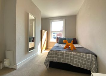 Thumbnail Room to rent in Queens Road, High Wycombe