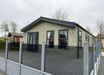 Thumbnail 2 bed mobile/park home for sale in Cliffe Common, Selby