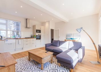 2 Bedrooms Flat for sale in Coldharbour Lane, Camberwell SE5