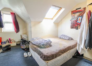 6 Bedroom Semi-detached house for rent