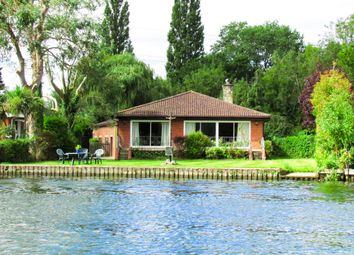 Thumbnail Detached house to rent in Dockett Eddy, Chertsey