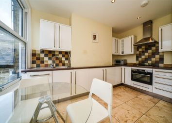 Oval - 2 bed flat for sale