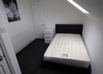 Thumbnail Room to rent in Room 6, 26 Queens Road, Doncaster