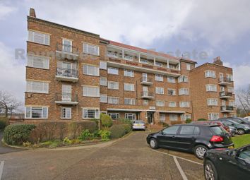 3 Bedrooms Flat to rent in Mulberry Close, Hendon NW4