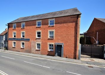 2 bed flat for sale in Belmont Mews, Upper High Street, Thame OX9