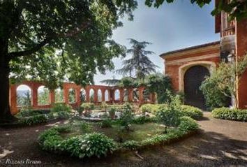 Thumbnail 9 bed property for sale in Cuneo, Piemonte, 12100, Italy