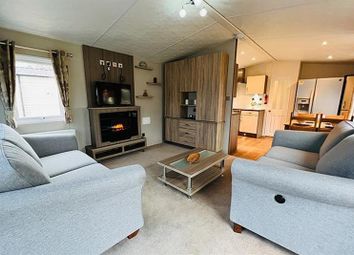 Thumbnail 2 bedroom mobile/park home for sale in Sleaford Road, Tattershall, Lincoln