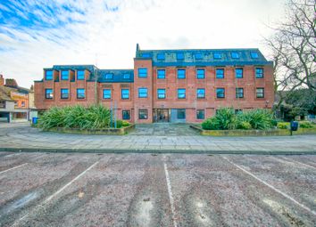Thumbnail Flat to rent in Cromwell Square, Ipswich