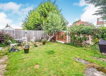 2 Bedrooms Flat for sale in Silverdale Close, Cheam, Sutton SM1
