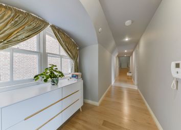 Thumbnail Flat for sale in Vincent Square, London