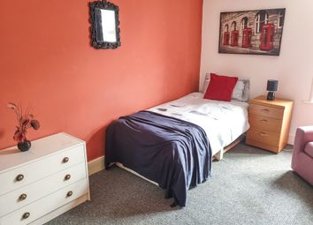 Thumbnail Room to rent in Stringes Lane, Willenhall